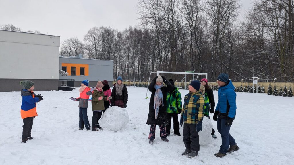 WhatsApp-Image-2026-01-14-at-10.40.03-1-1024x576 Zabawy na śniegu