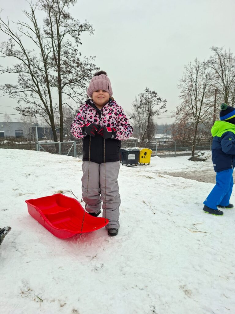 WhatsApp-Image-2026-01-14-at-10.57.14-768x1024 Wesołe zabawy na śniegu