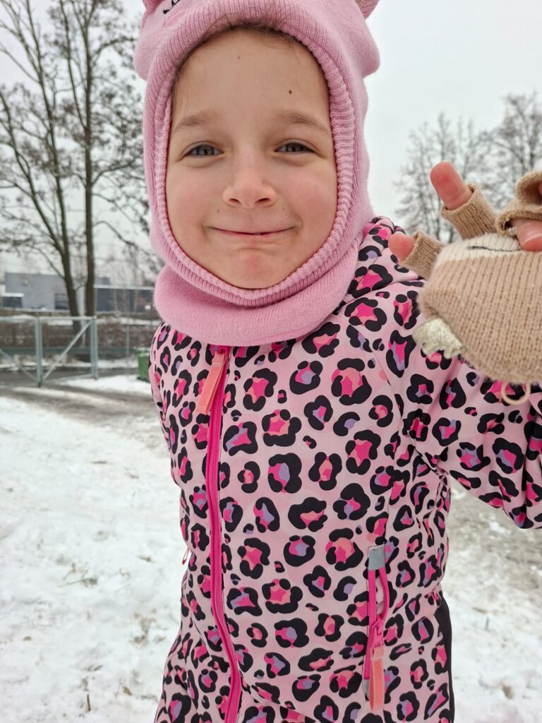 WhatsApp-Image-2026-01-14-at-10.58.06-768x1024 Wesołe zabawy na śniegu