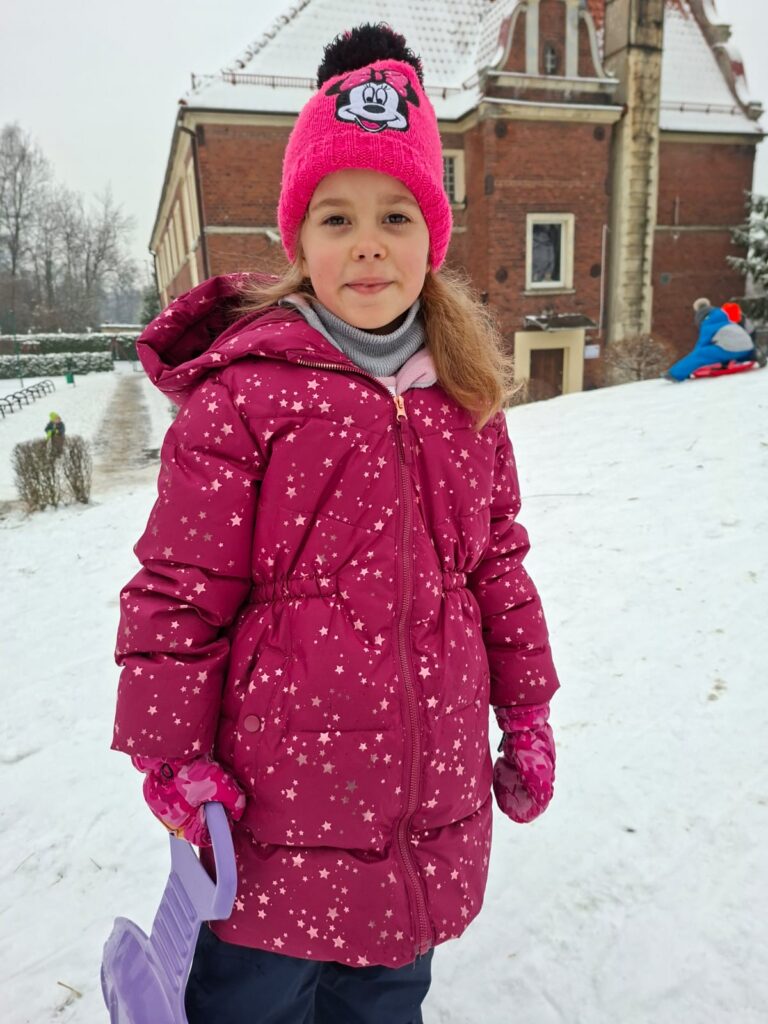 WhatsApp-Image-2026-01-14-at-10.58.08-3-768x1024 Wesołe zabawy na śniegu