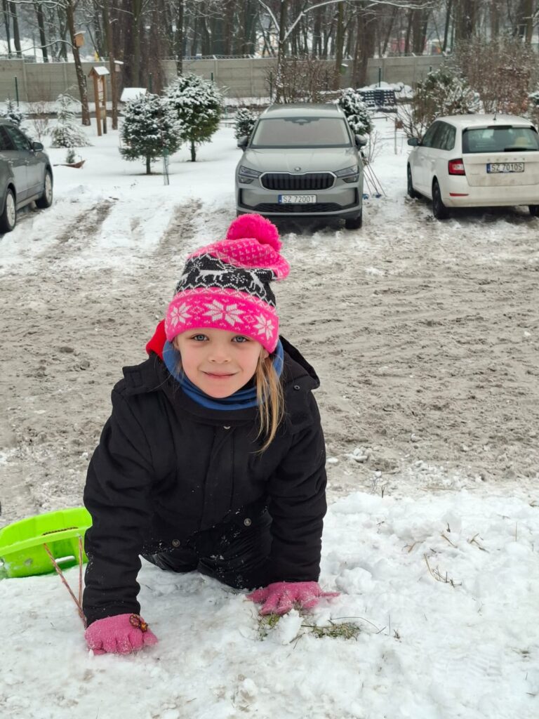 WhatsApp-Image-2026-01-14-at-10.58.08-4-768x1024 Wesołe zabawy na śniegu