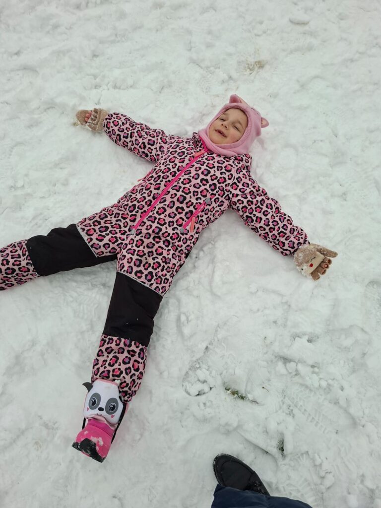 WhatsApp-Image-2026-01-14-at-10.58.10-2-768x1024 Wesołe zabawy na śniegu