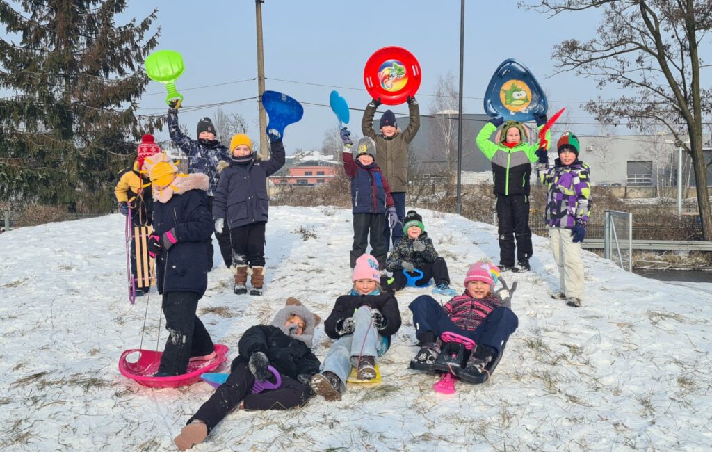 WhatsApp-Image-2026-01-14-at-14.03.00-1024x650 Zabawy na śniegu