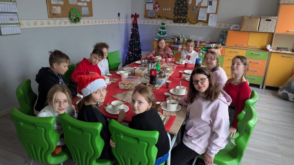 WhatsApp_Image_2025-12-19_at_11.25.38-1024x576 Wigilie klasowe